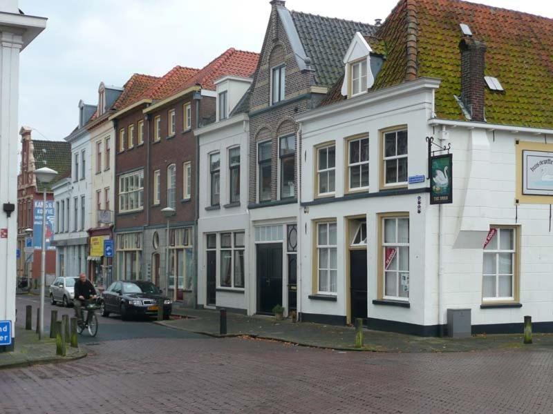De Zilveren Karper IJsselmuiden Экстерьер фото